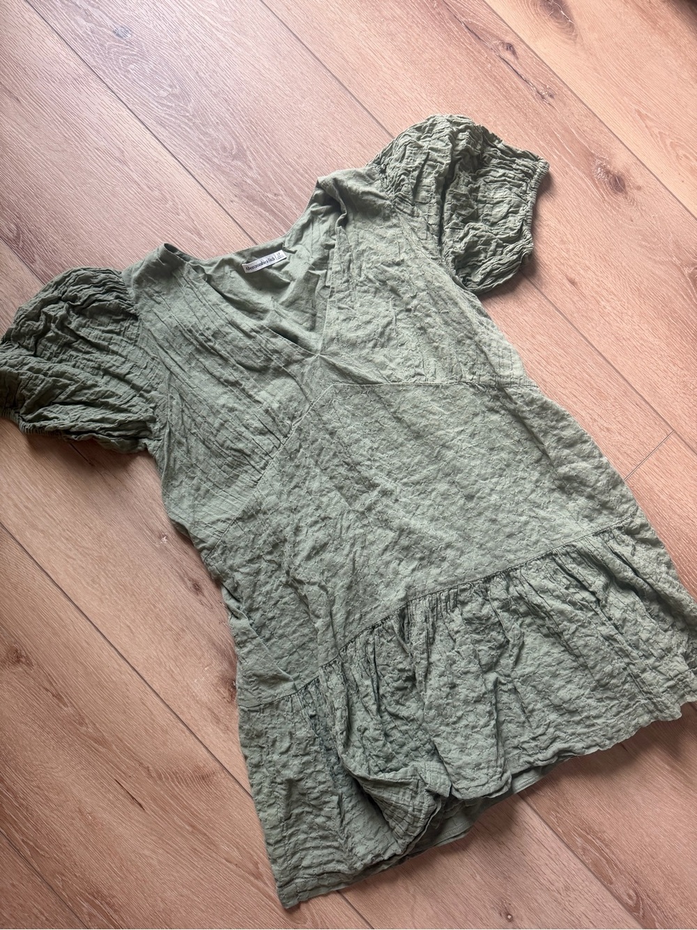 Abercrombie & Fitch Olive Green Crinkle V-Neck Ruffle Dress